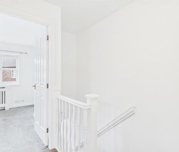 3 bedroom end of terrace house to rent - Photo 2