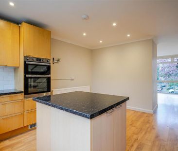 4 bedroom townhouse to rent - Photo 5