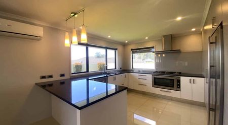 Modern Family Living in Glen Avon - Photo 4