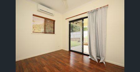 Fully Airconditioned - No Carpet - Rear Access - Large Corner Block - Photo 4