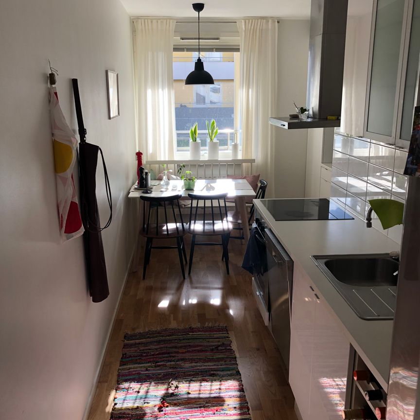 Guldringen, Västra Frölunda - Photo 1