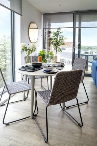3 bedroom flat to rent - Photo 4