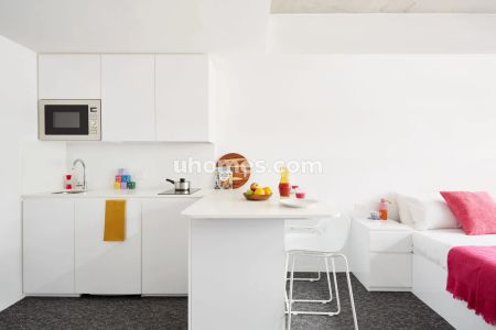 Ultra Studio King Bed - Photo 3