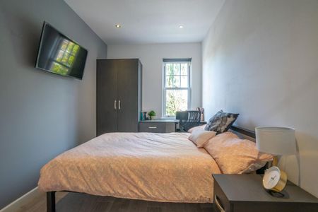 8 bedroom house to rent - Photo 2