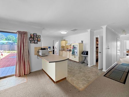 Home For Rent - Photo 5