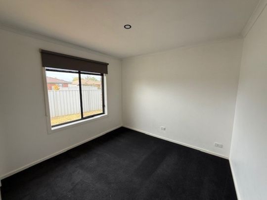 RENOVATED TWO BEDROOM UNIT! - Photo 1