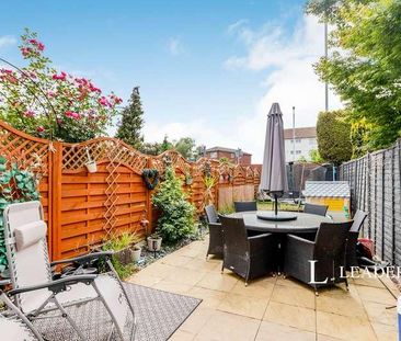 Ellie Mews, TW15 - Photo 3