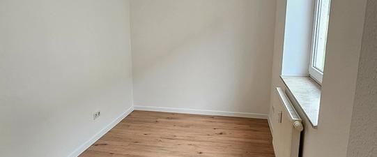Schöne 1 Raum Wohnung neu renoviert - Photo 1