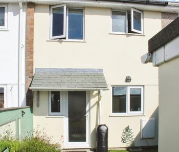 2 bedroom terraced house to rent - Photo 2