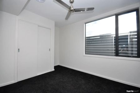 “Townhouse In The Heart Of Edithvale” - Photo 3