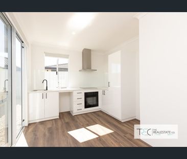 6a Winfield Place, Greenfields, WA 6210 - Photo 5