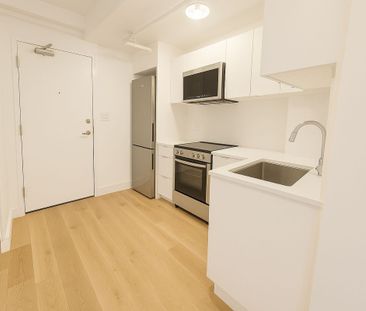 160 Huron Street - Photo 3