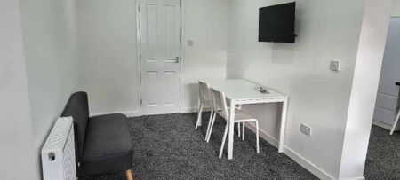 1 Bedroom Apartment - Photo 5