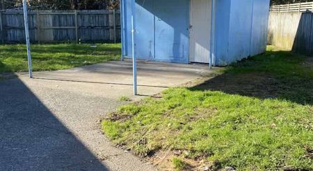 Freshly Renovated in Chartwell - Photo 5