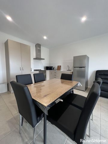 Immaculate Fully Furnished Unit - Photo 3