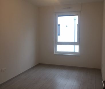 Location Appartement 3 pièces 69m² - Photo 2