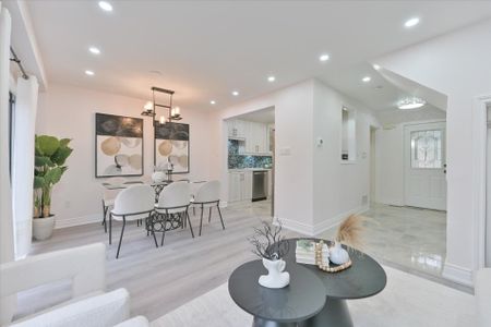 For Lease - 3956 Bentridge Road, Mississauga, Ontario - Photo 4