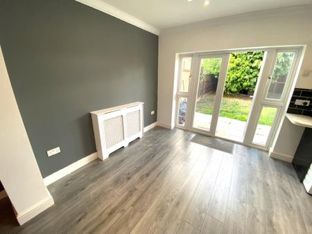 3 bedroom terraced house to rent - Photo 4