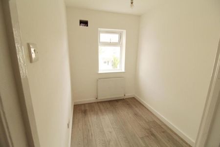 4 bedroom terraced house to rent - Photo 2