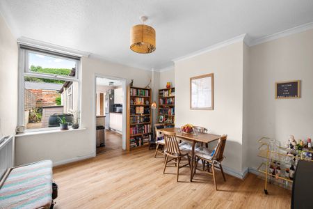 3 bedroom Mid Terraced House to let - Photo 3