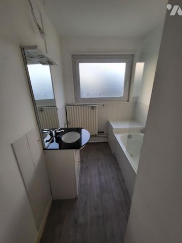 Appartement à louer à Eu (76260) . Appartement de type F5 comprenant : entrée, salle de séj... - Photo 5