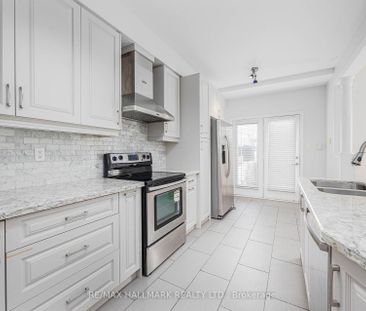For Lease - 17 Oceanview Street, Richmond Hill, Ontario - Photo 1