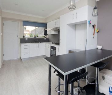 Quiet Entertainer - Photo 2