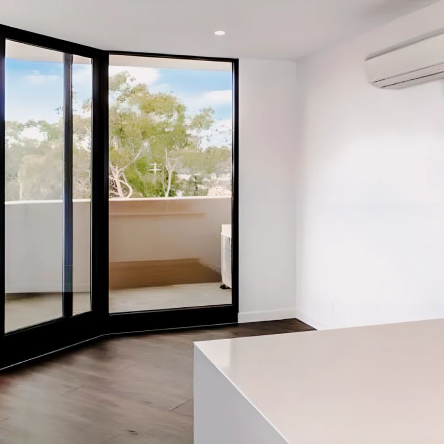 70 Batesford Road, Melbourne - Photo 1