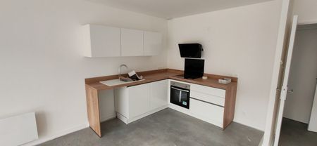 Location Appartement 4 pièces 91m² ROUBAIX 59100 - Photo 4