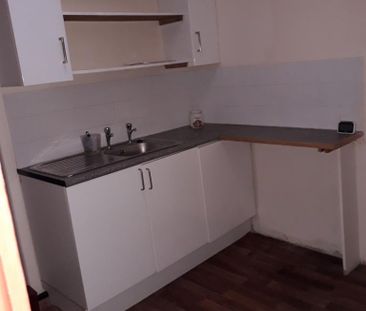 2 bedroom ground floor flat to rent - Photo 1