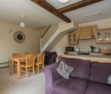 2 bedroom end of terrace house to rent - Photo 3