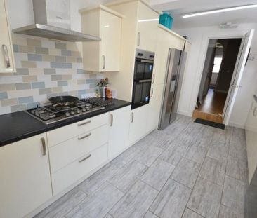 1 bedroom in a house share to rent - Photo 4