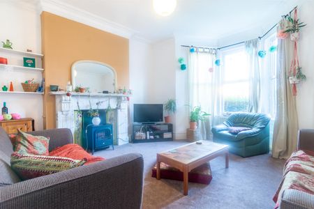 Simonside Terrace, Heaton - Photo 2