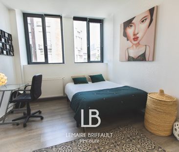 Location Appartement 6 pièces 117m² LILLE 59000 - Photo 3
