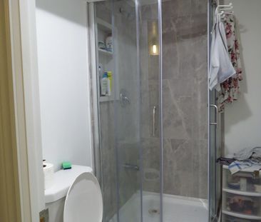 For Lease - 47 Kemp sell Crescent, Toronto, Ontario - Photo 2