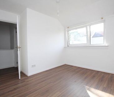 2 bedroom end of terrace house to rent - Photo 3