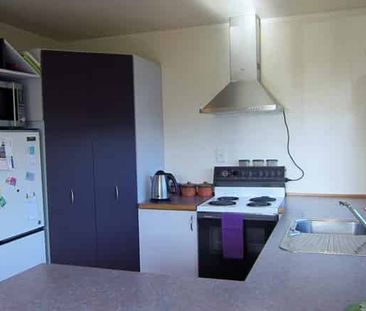 2 Bedroom, Paraparaumu - Photo 2