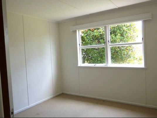 Charming and Spacious 3-Bedroom Family Home in a Prime Locatio2 - Photo 1