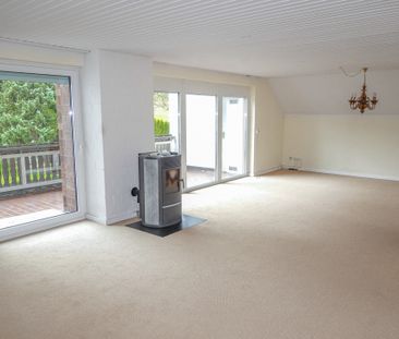 Großzügige DG-Wohnung für 2 Personen mit Einbauküche, Garage,großer... - Foto 1