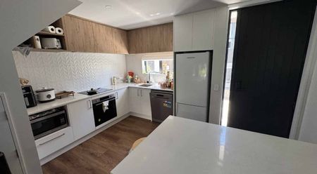 3 Bedroom in Riccarton - Photo 4