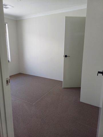 Piara Waters - Photo 2