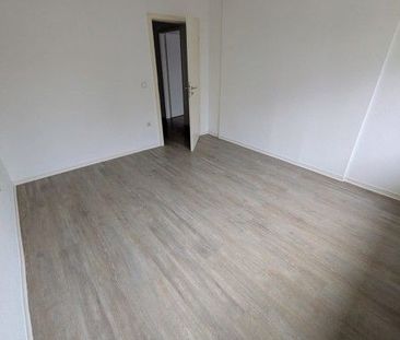 Tolle 3-Zimmer-Wohnung mit modernem Bad und Balkon - Foto 1