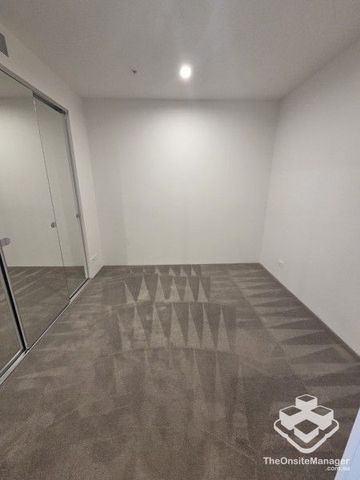 Stylish & Spacious 2-Bedroom Apartment Steps from the Brisbane River! - Photo 4