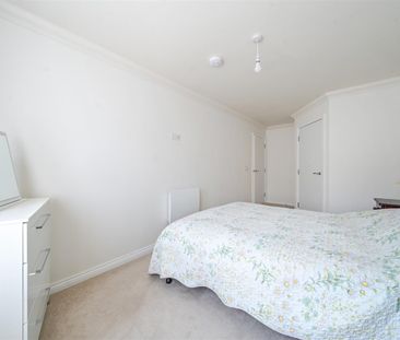 Paddock Lodge, Paddock Wood, Kent - Photo 5