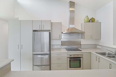 Apartment Living - Photo 4