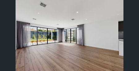 Stylish. Spacious. Brand New. Your Dream Townhouse in Bentleigh East Awaits. - Photo 2