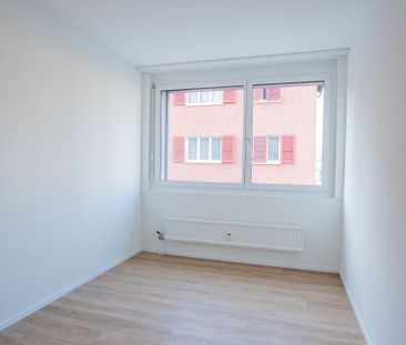 Sanierte Wohnung mit grosser Terrasse zu vermieten - Photo 4