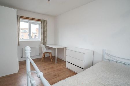 5 bedroom terraced house to rent - Photo 3