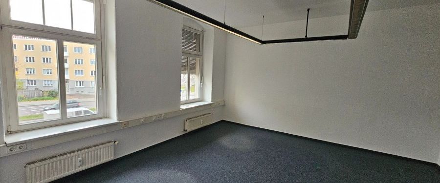 Große Büroetage in einem sanierten Geschäftshaus – 8 Räume, Teeküche, Lift, Keller, Innenhof u.v.m. - Foto 1