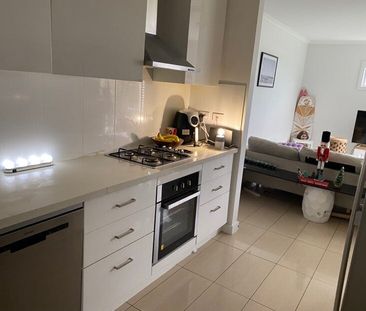 Christies Beach - Photo 2